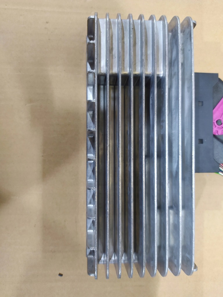 фото №7, Audi a4 b8 a5 підсилювач 8t0035223ah