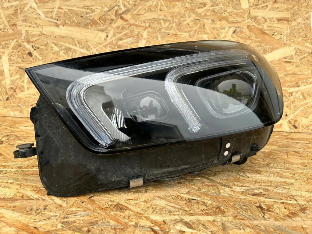 Купить Лампа правая передняя mercedes-benz a1679056504 0.0l дизель 2020