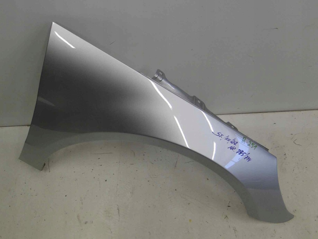 фото №5, Mercedes r w251 251 крыло передний правый 755