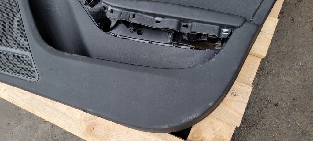 фото №11, A4 b8 обшивка двері правий перед audi a4 b8 europa 8k1867106