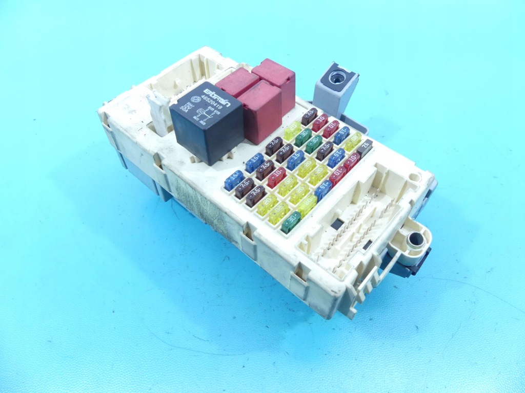 фото №1, Коробка предохранителей fiat stilo 46520419