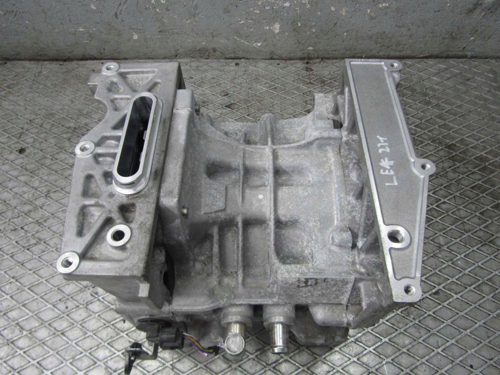 Leaf 2 ze1 21r двигун електричний em57 Зі Шроту