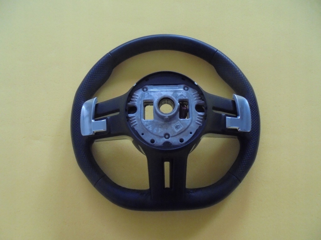 фото №7, Mercedes c klasa w206 amg повітропровід шкіра пелюстки перемикання