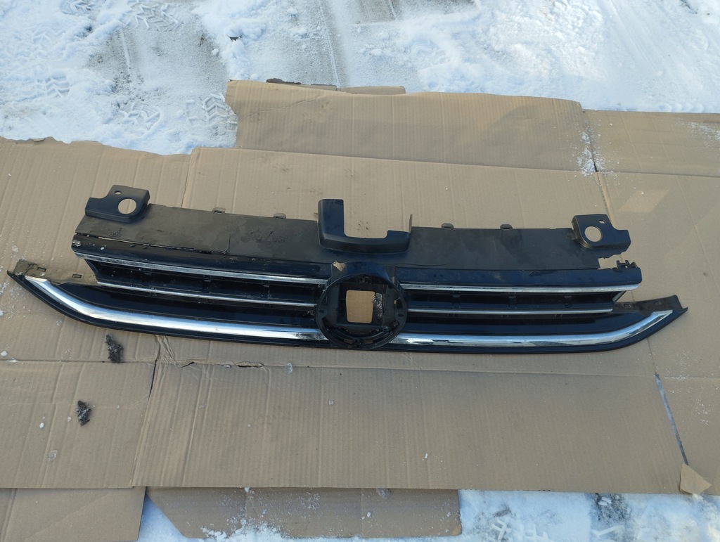 фото №1, Решётка радиатора решётка радиатора vw golf sportsvan 510853653h