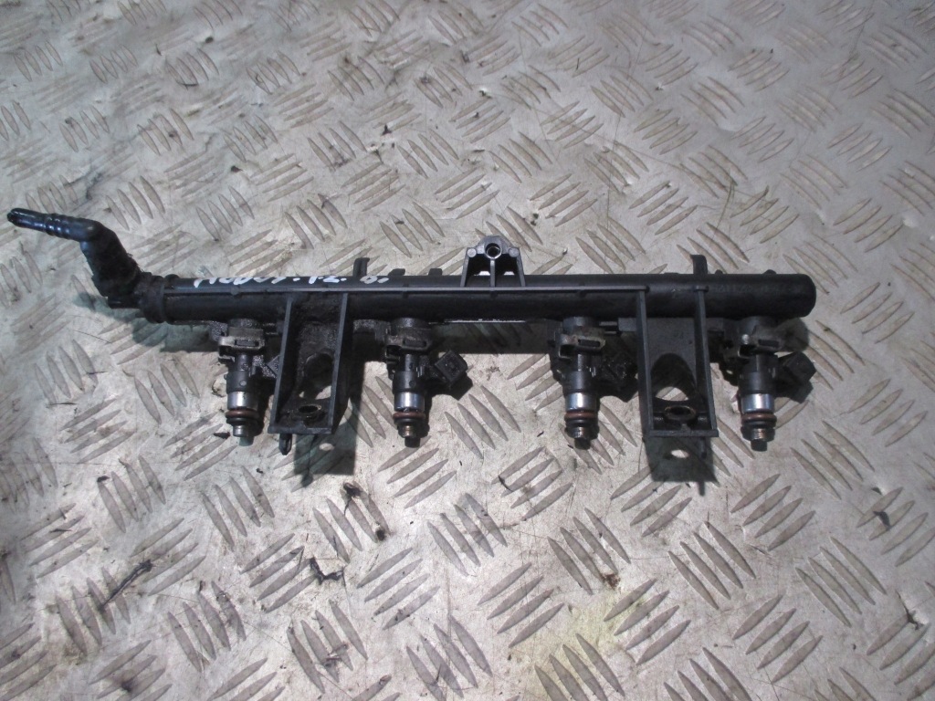 Купить Молдинг впрыскная renault modus 8200286064 1.2