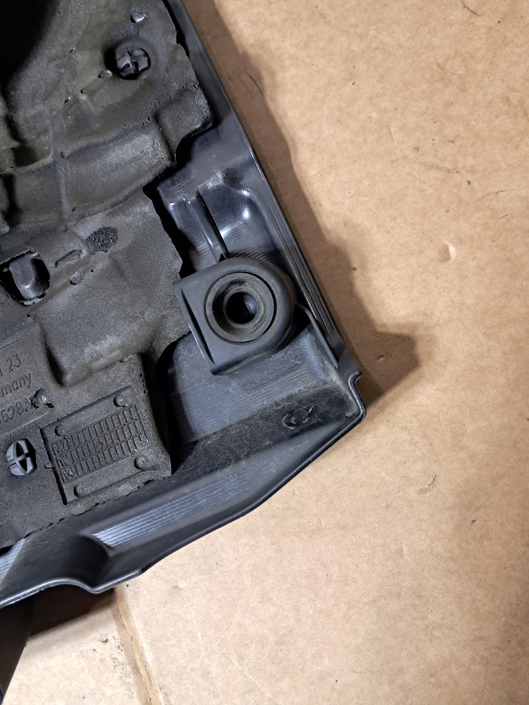 фото №12, Audi a3 8v 2.0 tdi захист кришка двигуна верхній 04l103925a