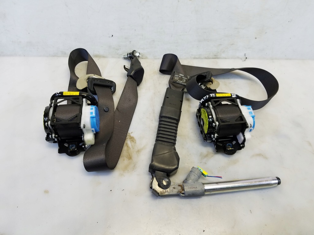 фото №1, Натягувач pas безпеки перед kia carens iv