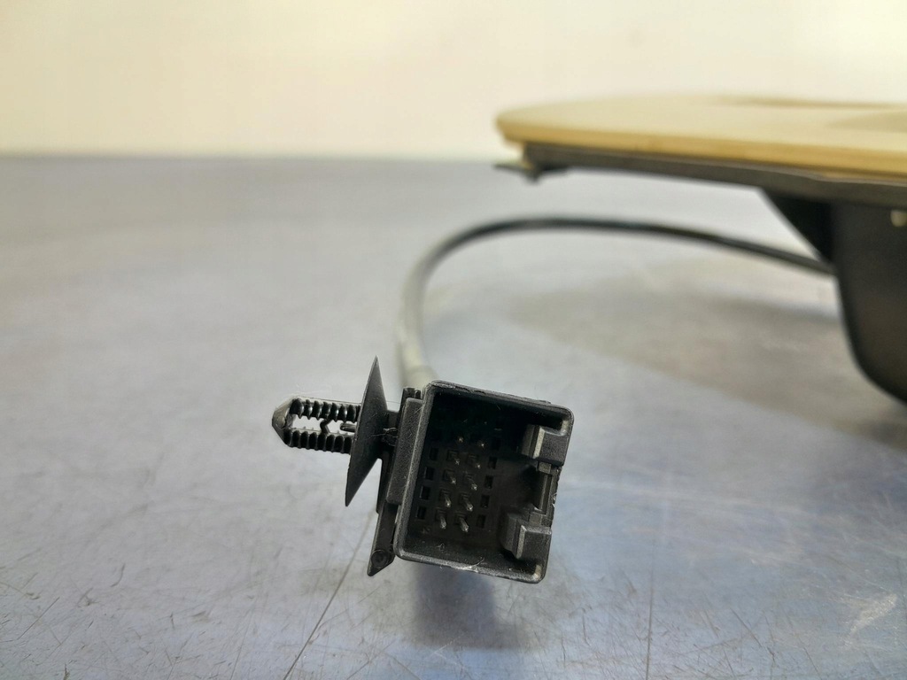 фото №6, Audi a8 d3 бардачок полиця pod телефон 4e0863075m