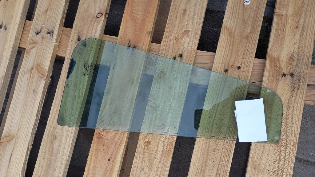 фото №1, Стекло правый задняя треугольник land rover freelander