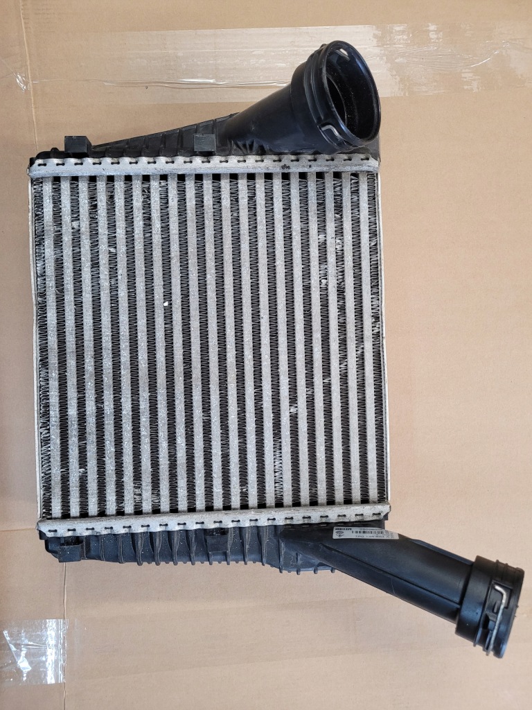 фото №1, Правий інтеркулер audi q7 touareg 7p0145804a