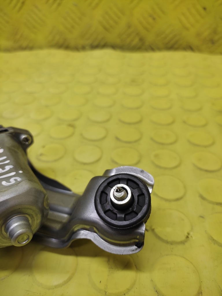 фото №4, Toyota avensis t27 kombi моторчик дворники задняя