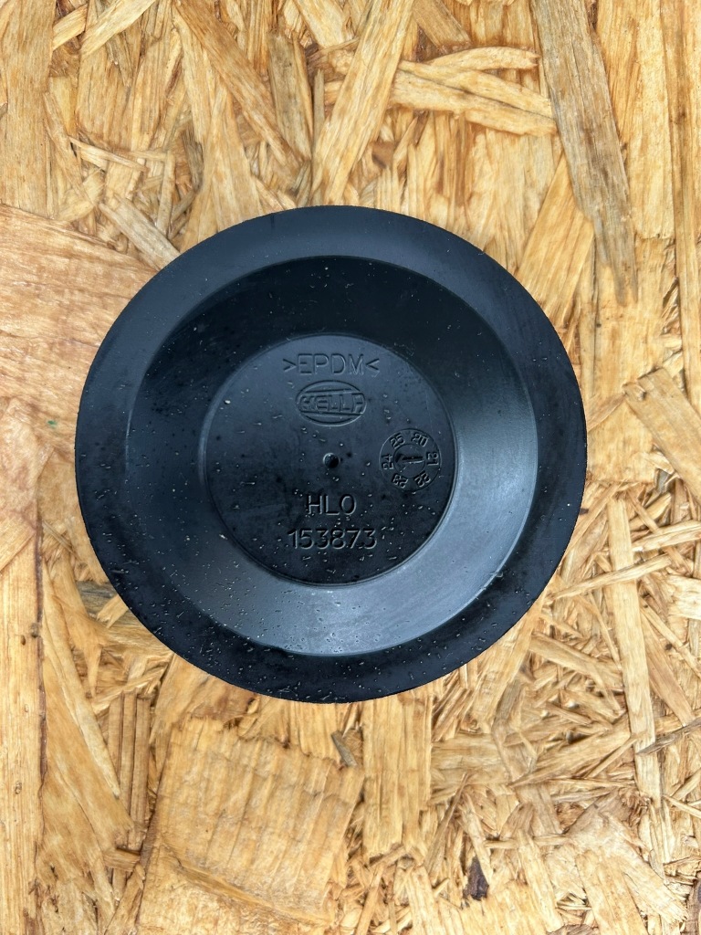 фото №1, Citroen c4 заглушка фара 153873