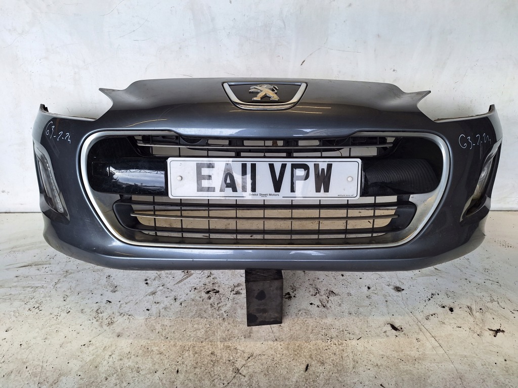 Купити Peugeot 308 рестайлінг  11-13 бампер + led