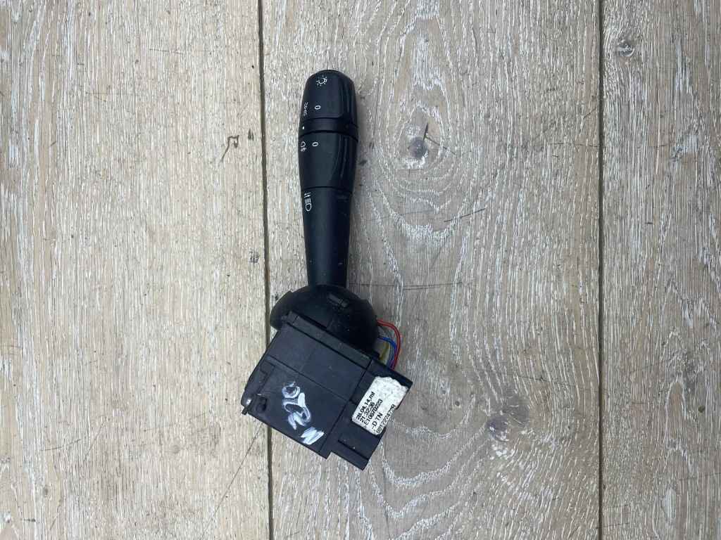 фото №1, Перемикач підрульовий перемикач двірник dacia sandero ii 681727472r