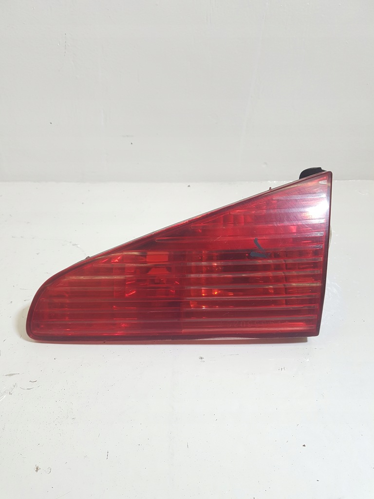 фото №1, Лампа права задня w кришка багажника peugeot 607