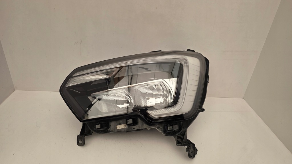 фото №1, Лампа левая renault master iv 4 lift 260607867r 07.01.2022