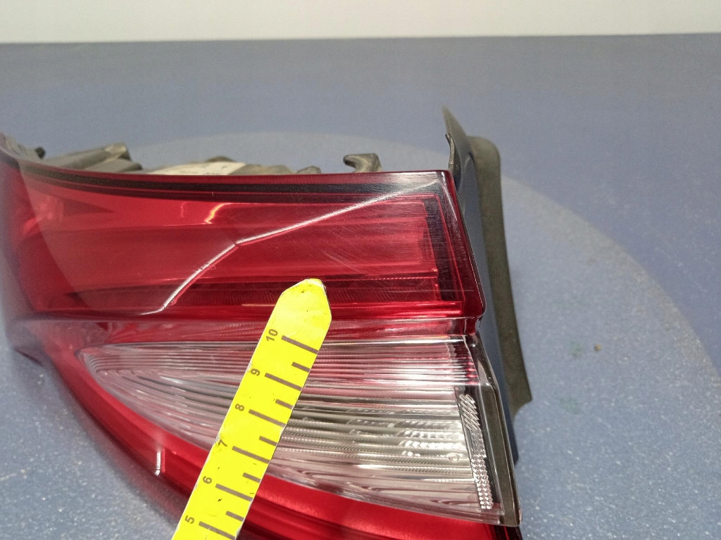 фото №8, Maserati levante лампа задняя левая наружная задняя 20670103 670032332