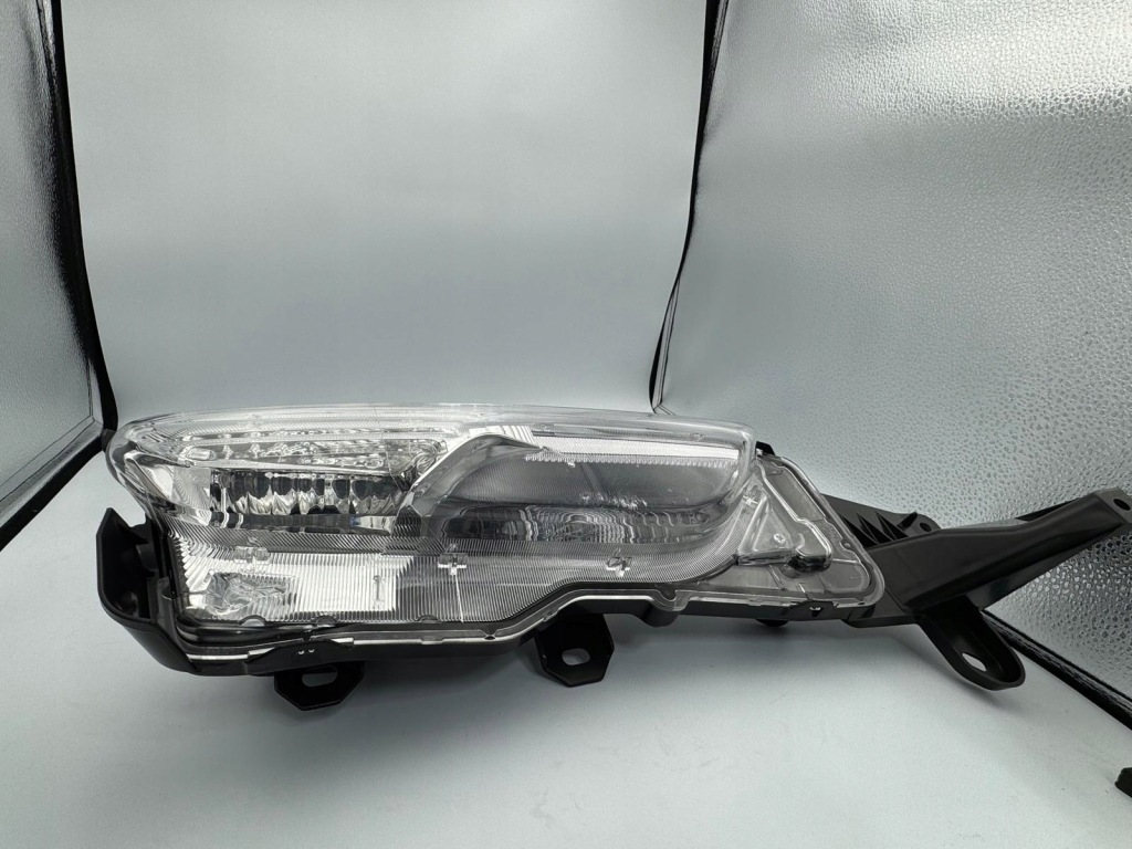 Toyota yaris cross лампа денна ліва звичайна 8144b-0d160 Доставка