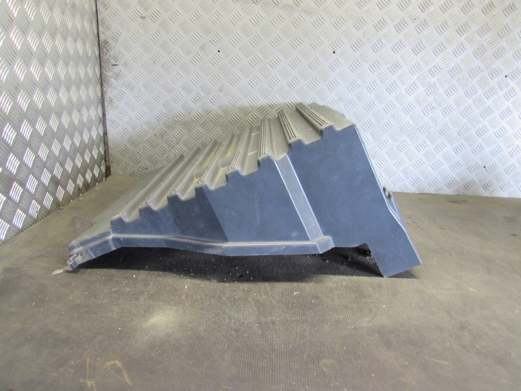 фото №9, Крышка аккумуляторов 2196771 scania r 13-18r.