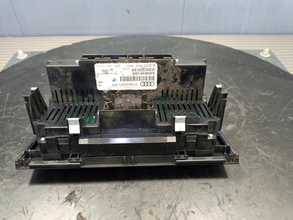 фото №7, Audi a3 8p панель кондиціонера 8p0820043n