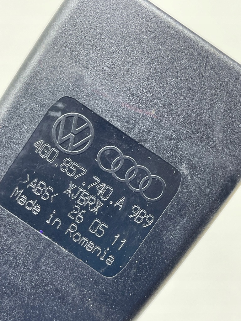 фото №8, Audi a6 c7 кліпса поперечина ременів задня