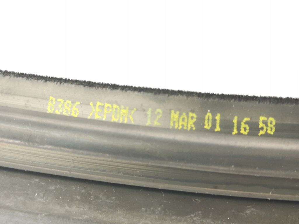 Прокладка стекло дверь левый задний  fiat brava 1998-2001 nowa oryg 46791198 Киев