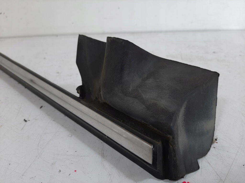 Lancia musa 1.4 16v рестайлінг  09r молдинг хромована правий перед Оригінал