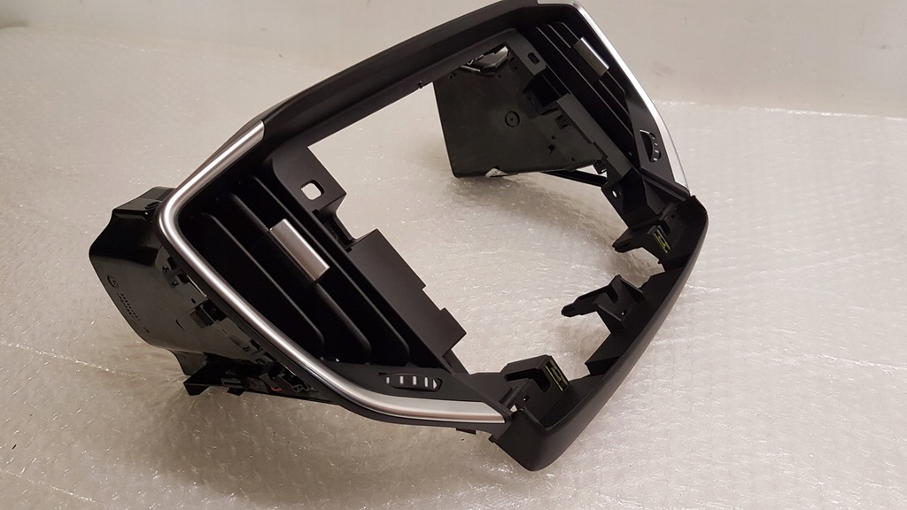 фото №7, Рамка дисплея maserati ghibli 6700663920