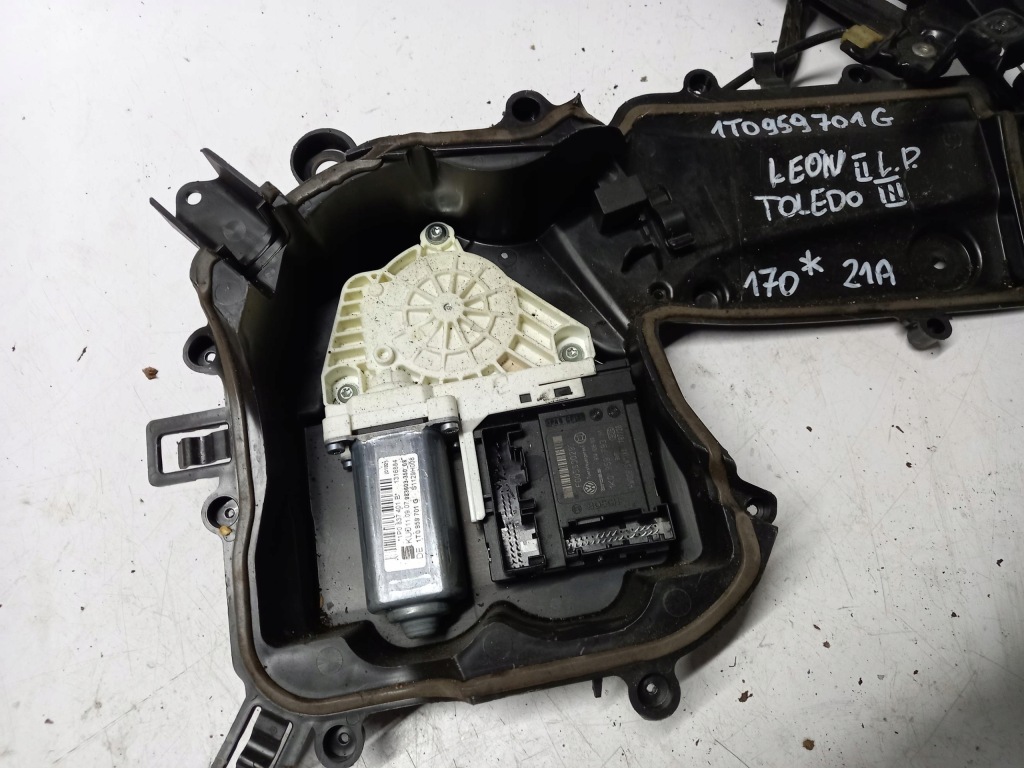 фото №4, Підйомник скло лівий перед seat toledo iii leon ii