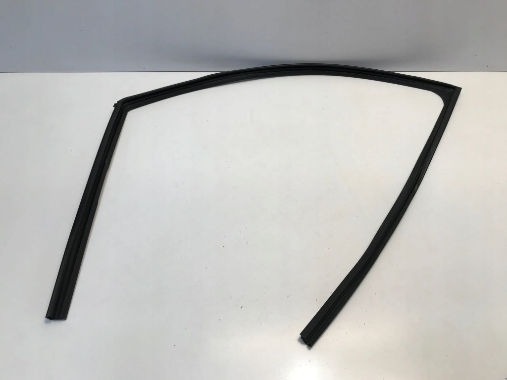 фото №1, Qashqai iii j12 2022 прокладка стекло перед левая