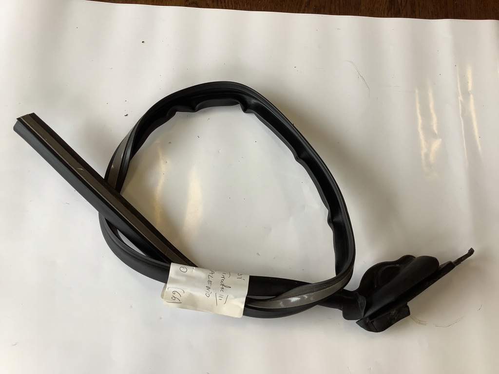 фото №1, Прокладка дверь передних trafic iii правая сторона