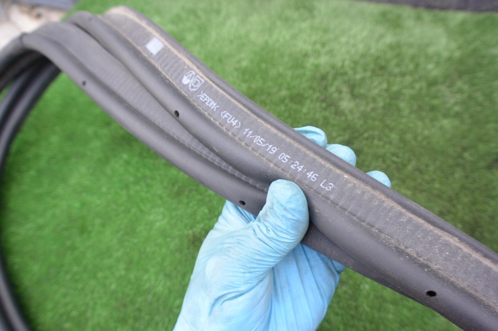 фото №9, Прокладка крышки багажника dacia duster ii