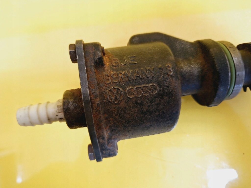 Насос вакуум vacu 028207a vw golf iii 1.9 tdi nr11 Недорого