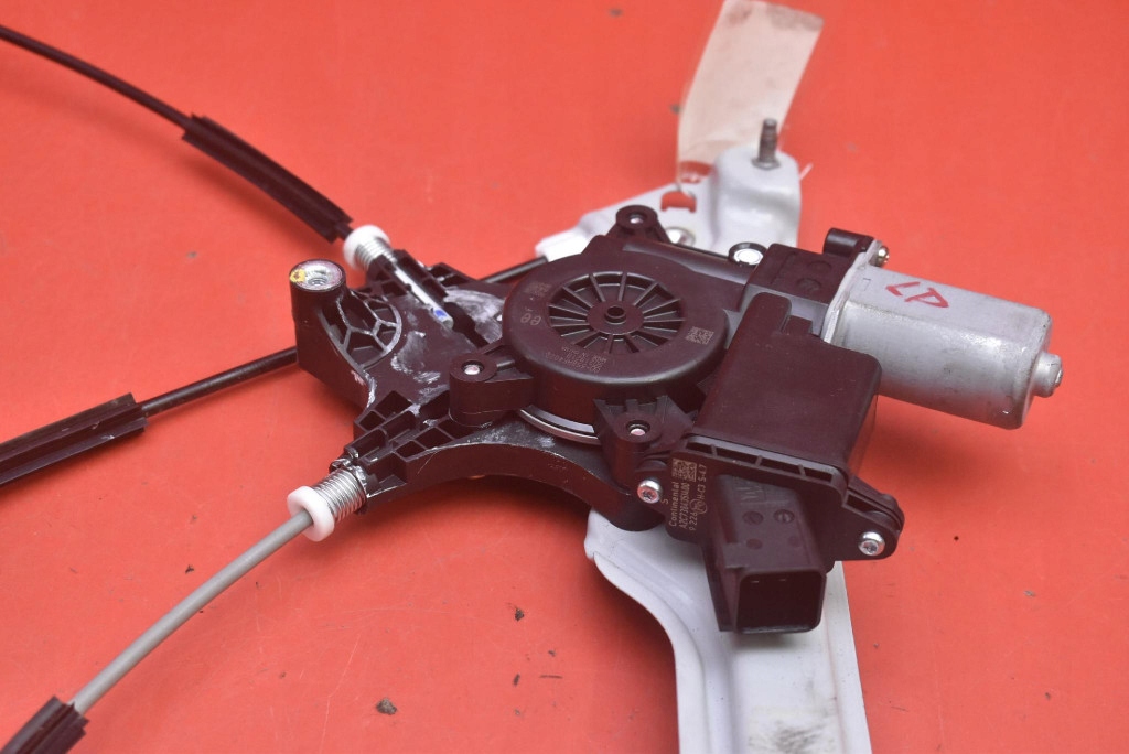 Подъемник стекло левый перед eu opel insignia b kombi 17-20 Цена