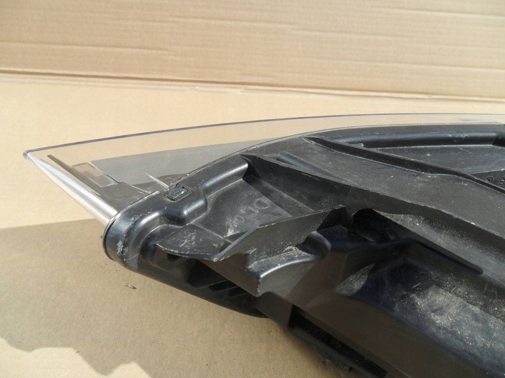 фото №9, Audi q3 фара правый лампа 8u0941004m