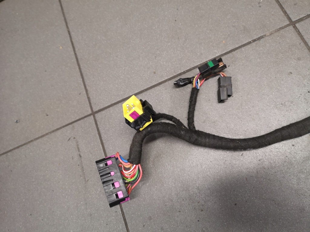 фото №5, Джгут сидіння audi a8 d2 перед