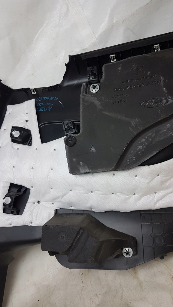 фото №8, Ford mustang 19- оббивка обшивка задня правий usa