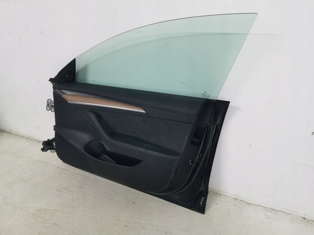 фото №8, Дверь передние правое tesla 3