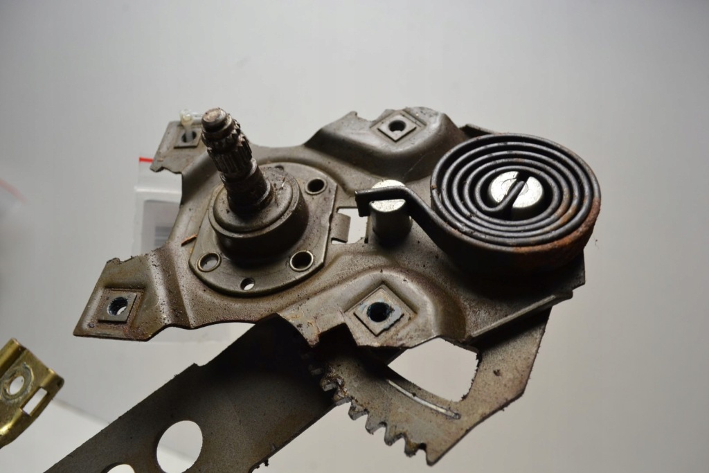 фото №4, Mercedes w123 підйомник скло двері лівий задня