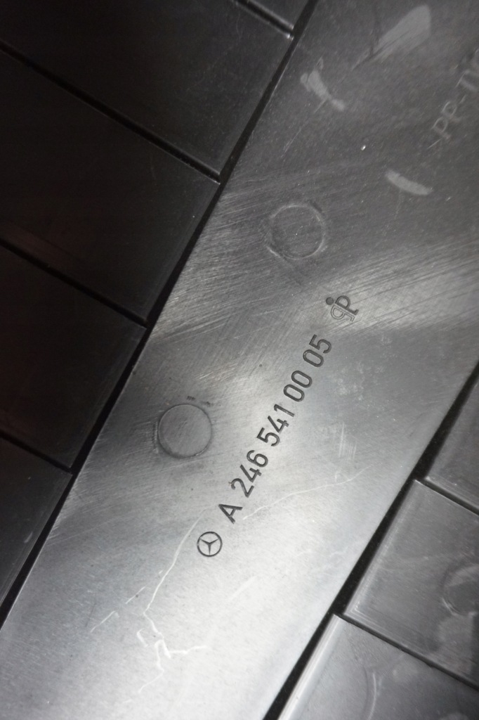 фото №6, Mercedes w176 a-klasa основа корпус кришка акумулятор 2465410005