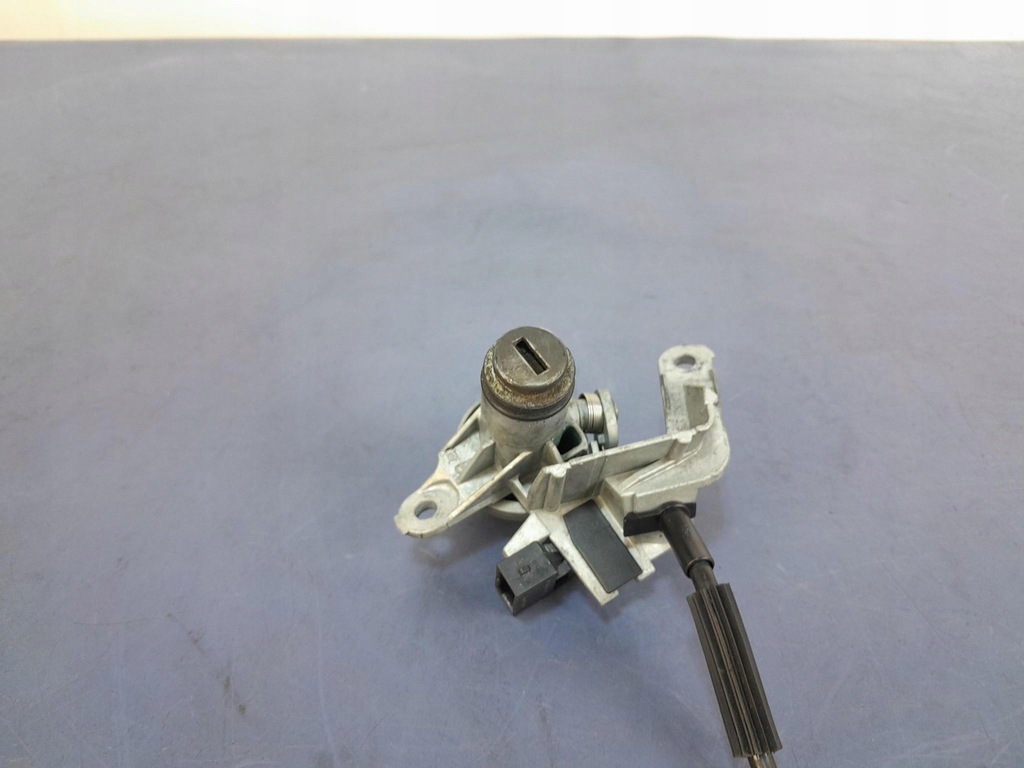 фото №6, Audi a8 d3 lift замок крышки багажника 3 pin