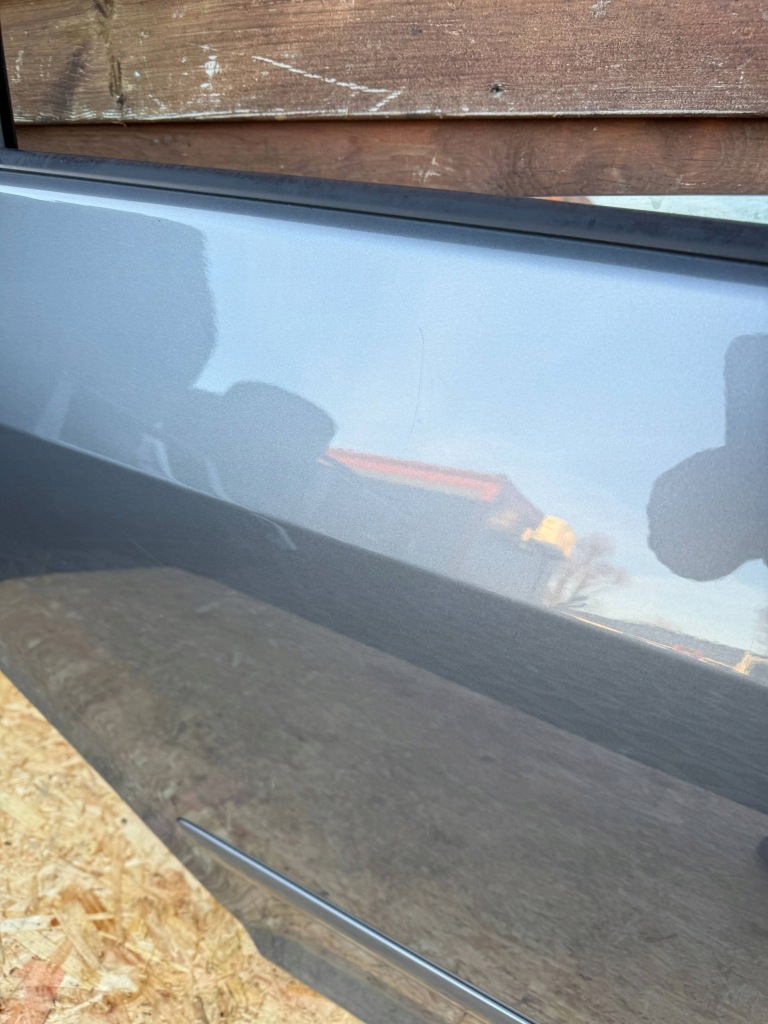 Дверь задние правый  сторона volkswagen golf plus цвет la7t Недорого