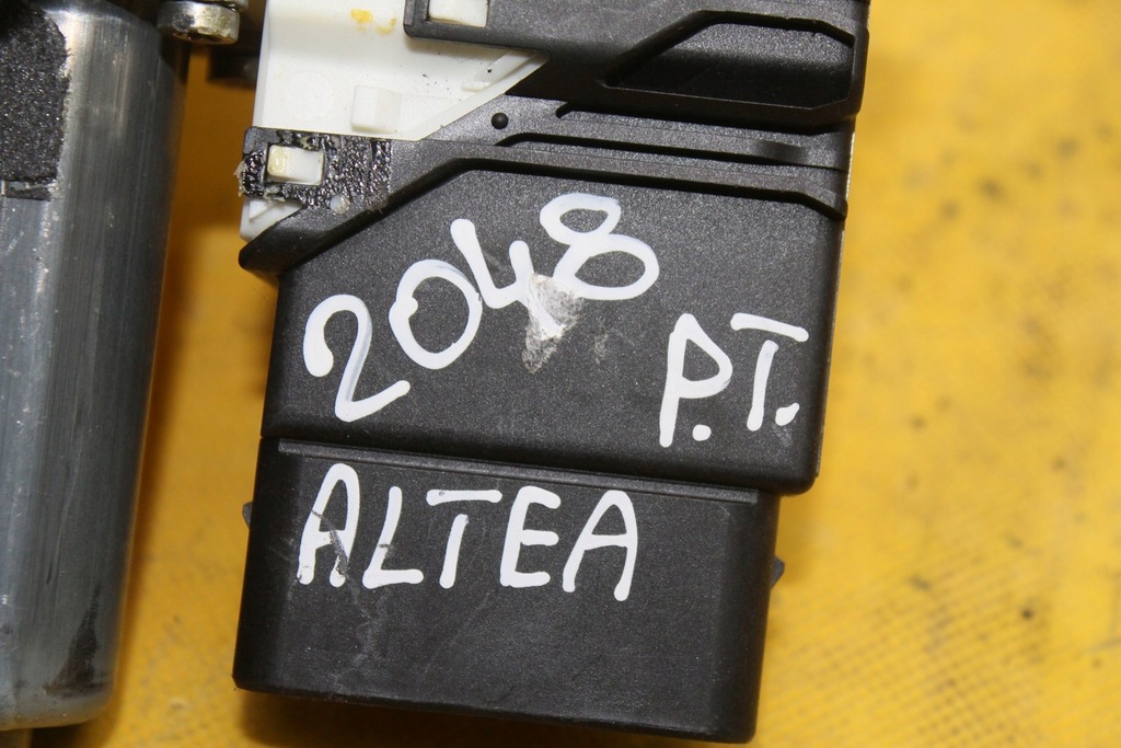 фото №9, Моторчик скло правий задня seat altea 5p0839402