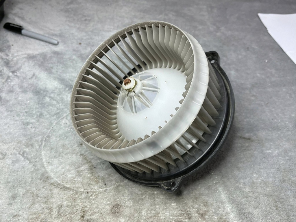 фото №1, Suzuki grand vitara ii воздуходувка oem 7425054g10 !j