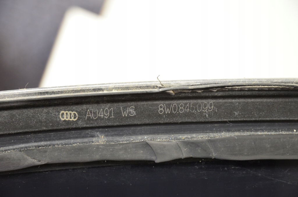 Audi a4 8w0 скло оригінал  8w0845099 2014 рік в Україні
