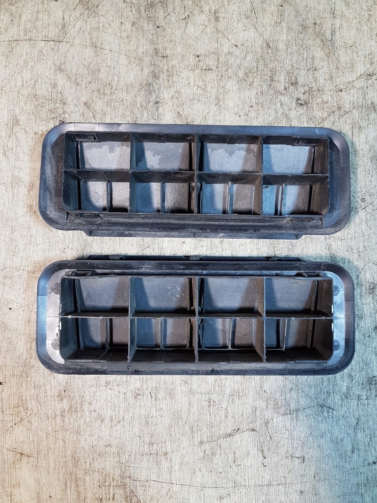 Решётка вентиляционная задняя багажника renault clio ii Цена