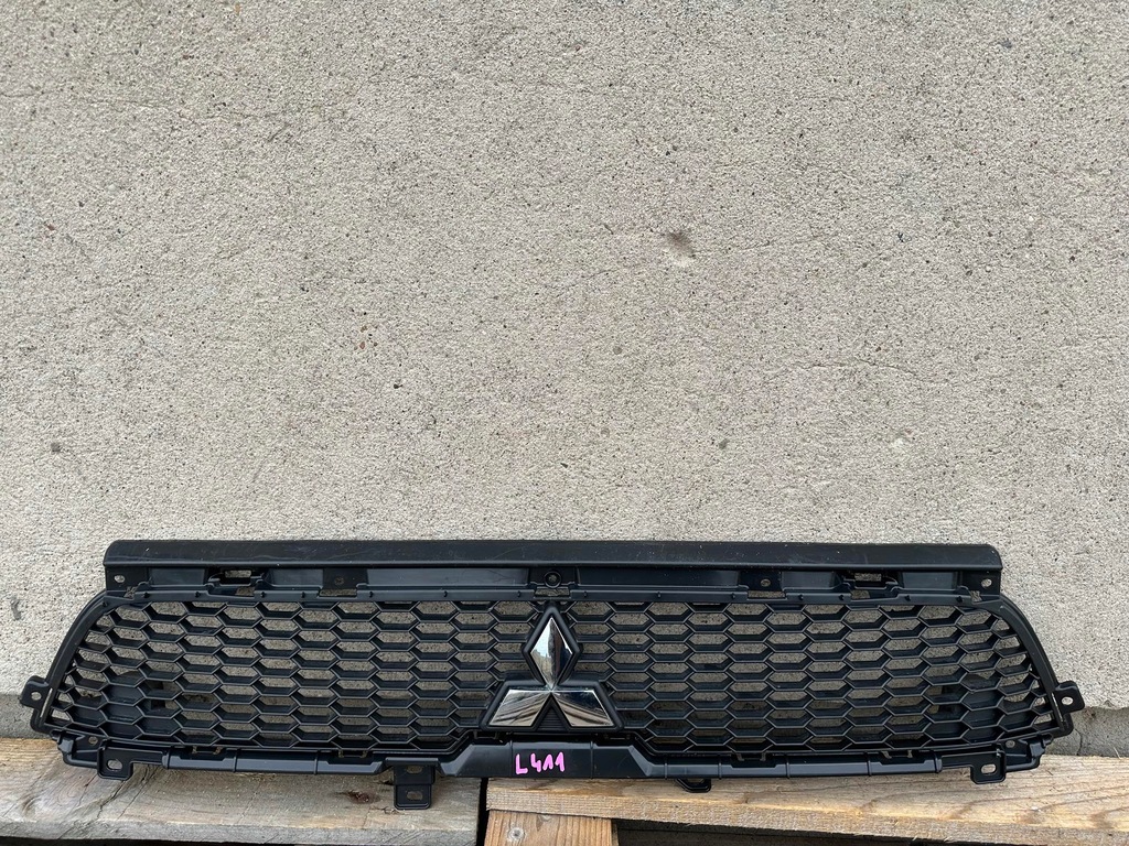 фото №1, Решётка радиатора решётка радиатора бампера mitsubishi outlander ii lift