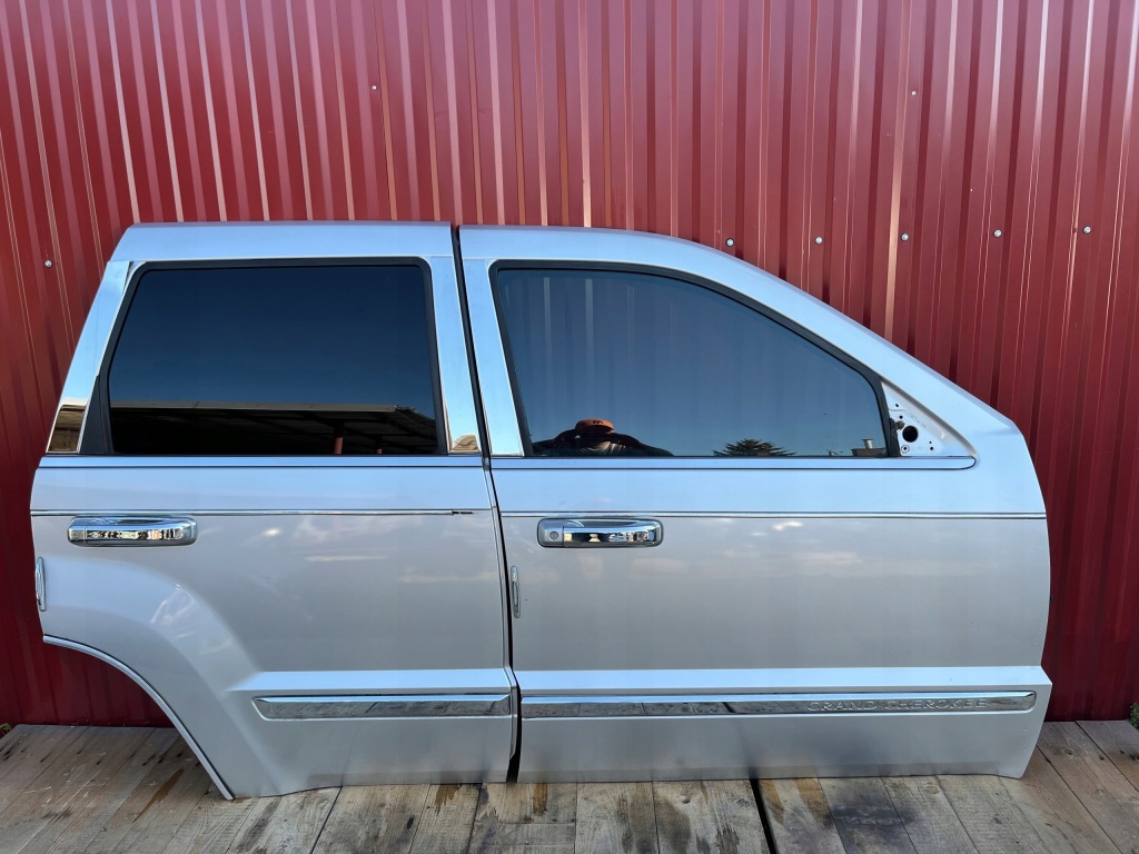 фото №1, Jeep grand cherokee wk дверь правый перед ps2 igły w цвет