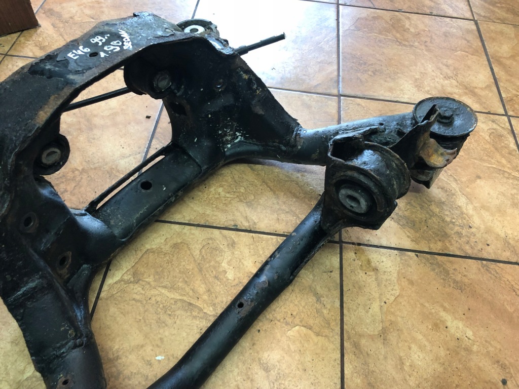 фото №7, Bmw e46 1.9b 99 sedan підрамник балка підвіска