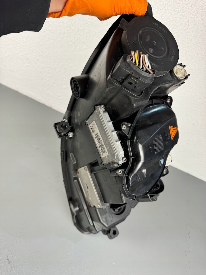 фото №9, Seat leon ii altea набор ремонтный лампы фара крепления крепления левая